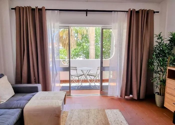 Touristique Dans Hoteliere Silchoro 아파트 *